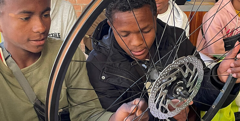 Fahrrad-Workshop im Zentrum ALABRI