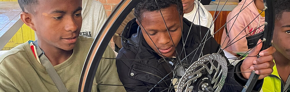 Fahrrad-workshop im Zentrum ALABRI