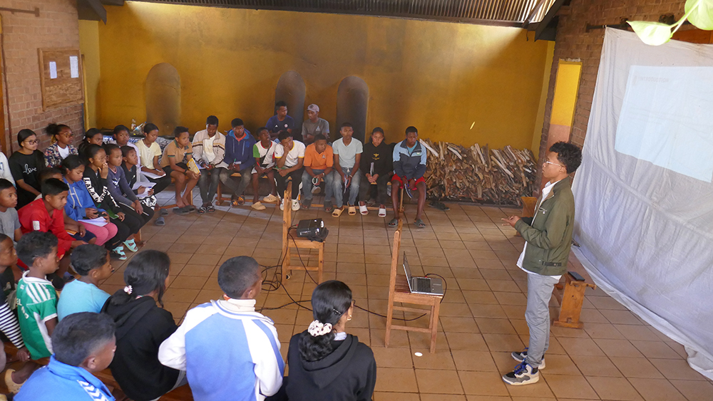 Treffen der aktuellen Wohnheimschüler*innen mit Ehemaligen