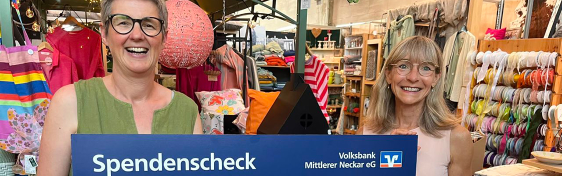 Jubiläum und Scheckübergabe "Tischlein Deck Dich"